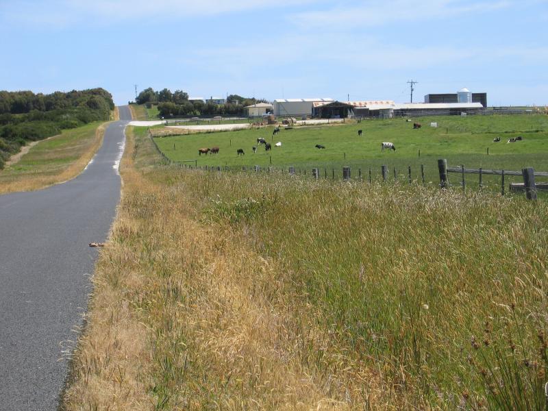 Yanakie - Duck Point and Corner Inlet, Foley Road - Dairy farm, view south-west along Foley Rd