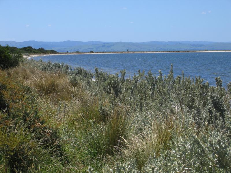 Yanakie - Duck Point and Corner Inlet, Foley Road: View north-east along coast from near boat ramp