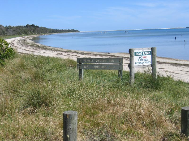 Yanakie - Shallow Inlet at end of Lester Road: View south along coast