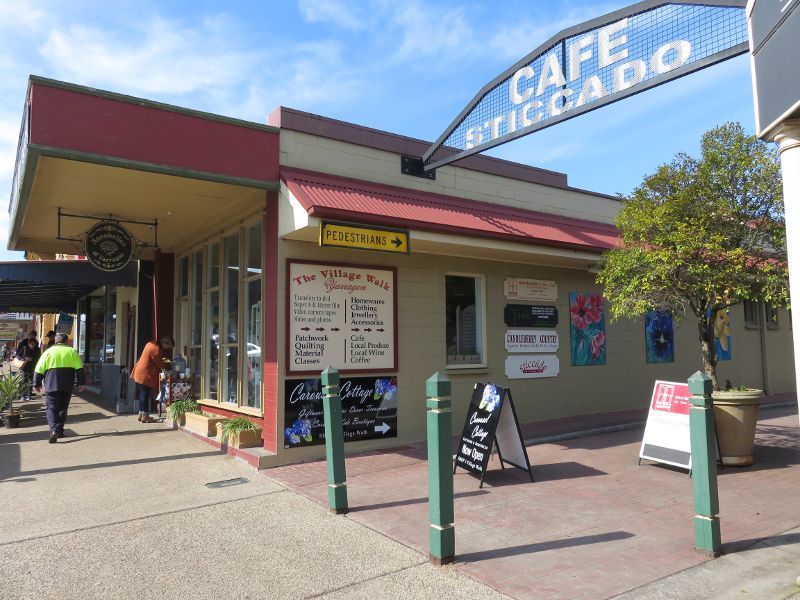 Yarragon - Commercial centre and shops, Princes Highway service road: View east along service road at Village Walk