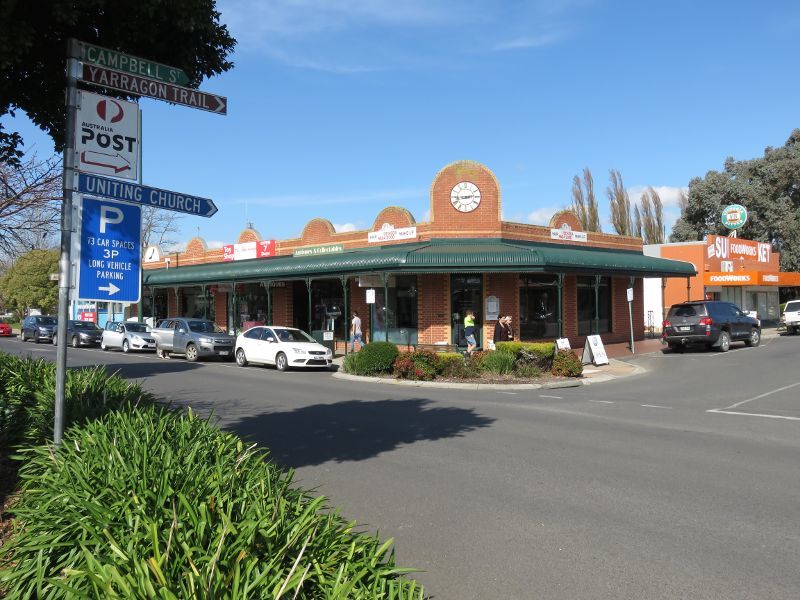 Yarragon - Commercial centre and shops, Princes Highway service road: Corner of service road and Campbell St