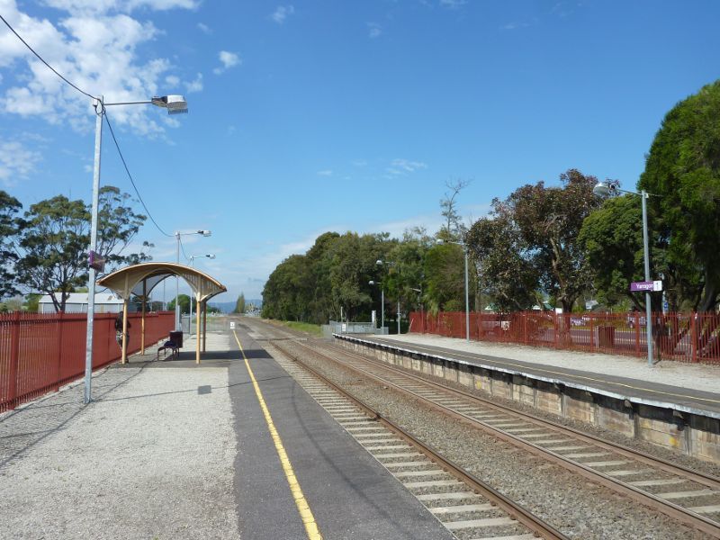 Yarragon - Yarragon railway station: View east along railway platform