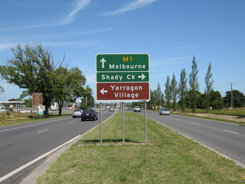 Yarragon - Princes Highway through Yarragon - View west along Princes Hwy towards Rollo St and Shady Creek Rd