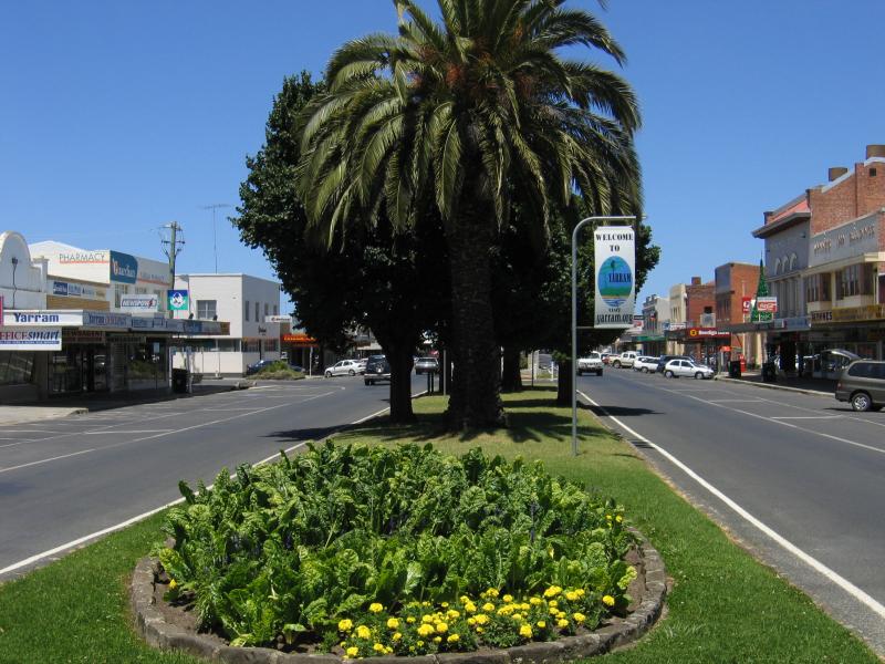 Yarram - Shops, Commercial Road: View south along Commercial Rd towards Yarram St