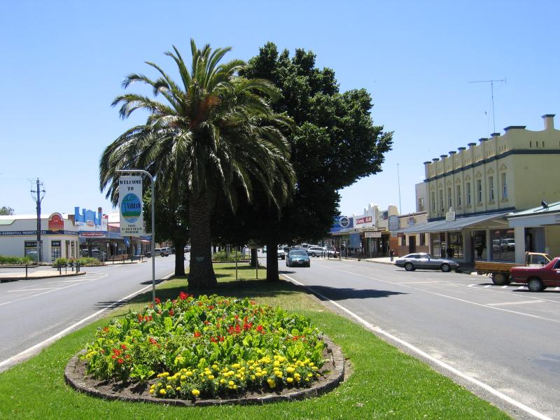 Yarram - Shops, Commercial Road: View north along Commercial Rd towards Bland St