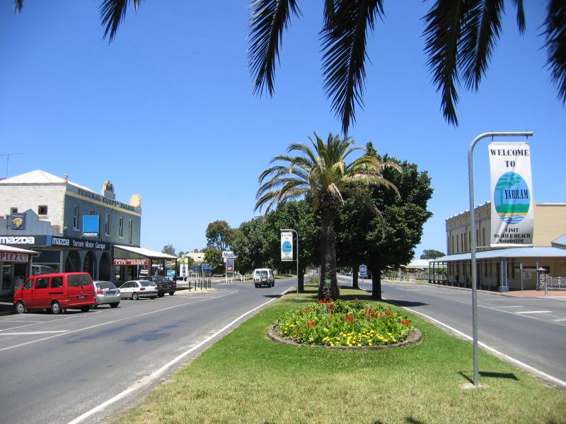 Yarram - Shops, Commercial Road: View south along Commercial Rd towards James St