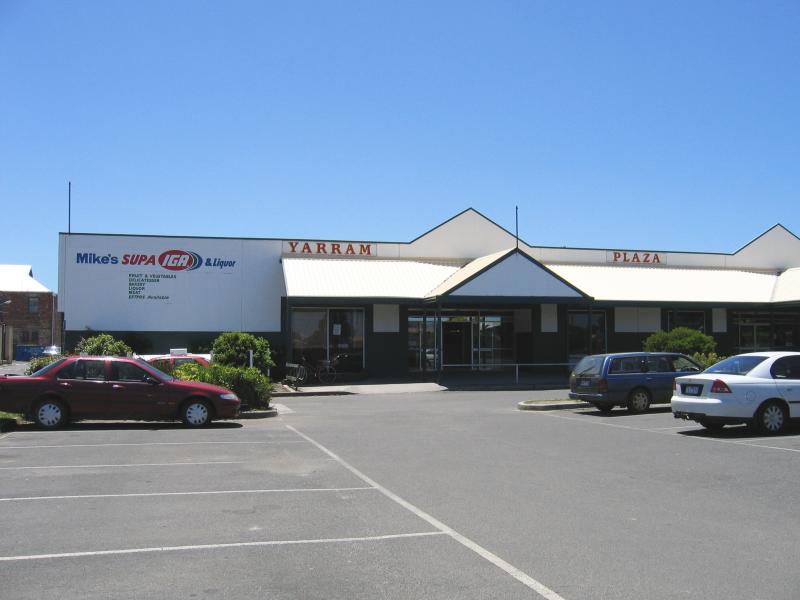 Yarram - Shops, Commercial Road: Yarram Plaza Shopping Centre, James St
