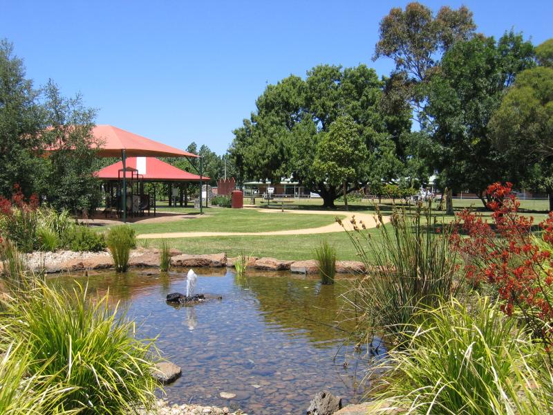 Yarram - Yarram Memorial Park, corner Commercial Road and Grant Street: Pond