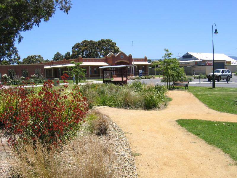 Yarram - Yarram Memorial Park, corner Commercial Road and Grant Street: View through park towards Yarram Service Centre and Library