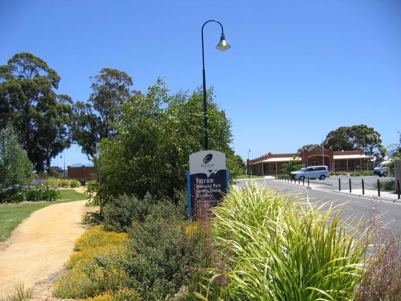 Yarram - Yarram Memorial Park, corner Commercial Road and Grant Street: Park entrance, view west along Grant St at Commercial Rd