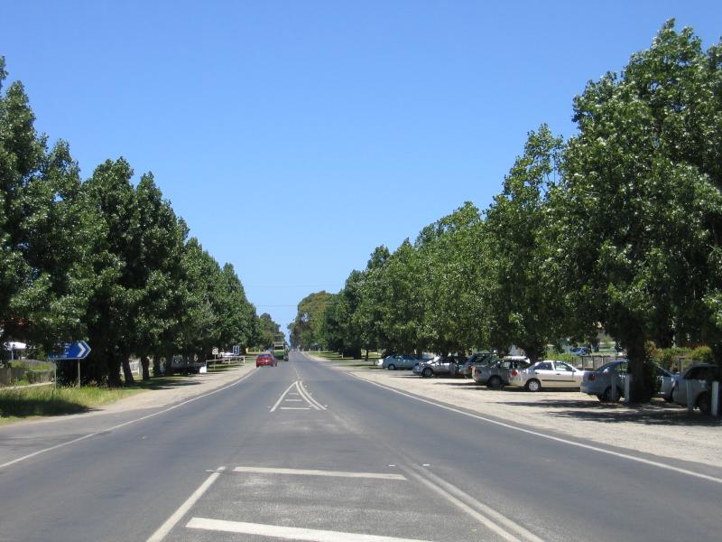 Yarram - Around Yarram: View south along Commercial Rd towards McLean St