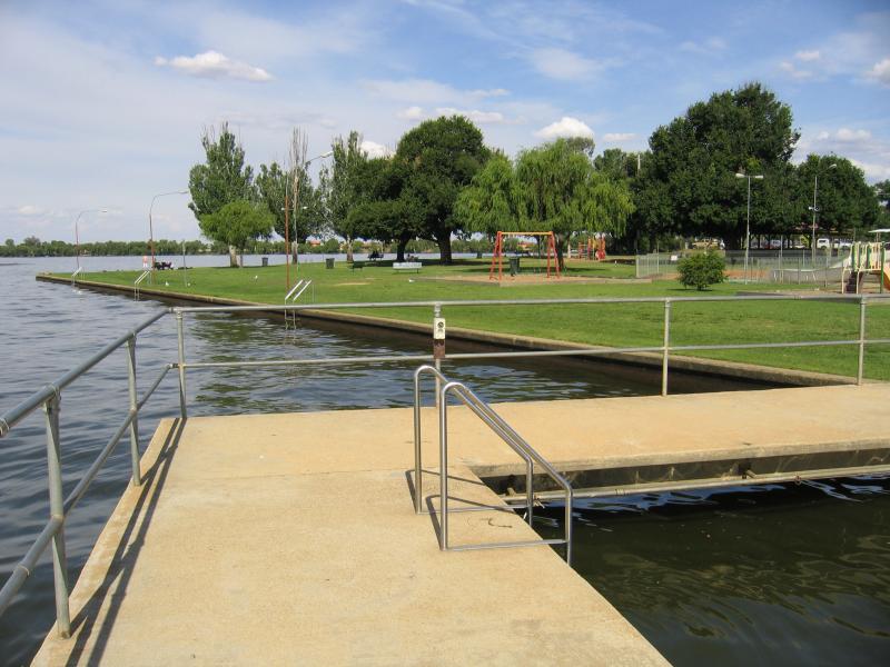 Yarrawonga - Lake Mulwala: View east along shore from swimming enclosure