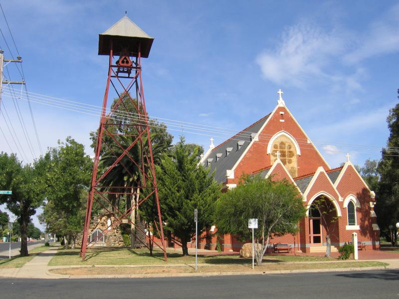Yarrawonga - Around Yarrawonga and outskirts: Catholic Church, corner Witt St and Murphy St