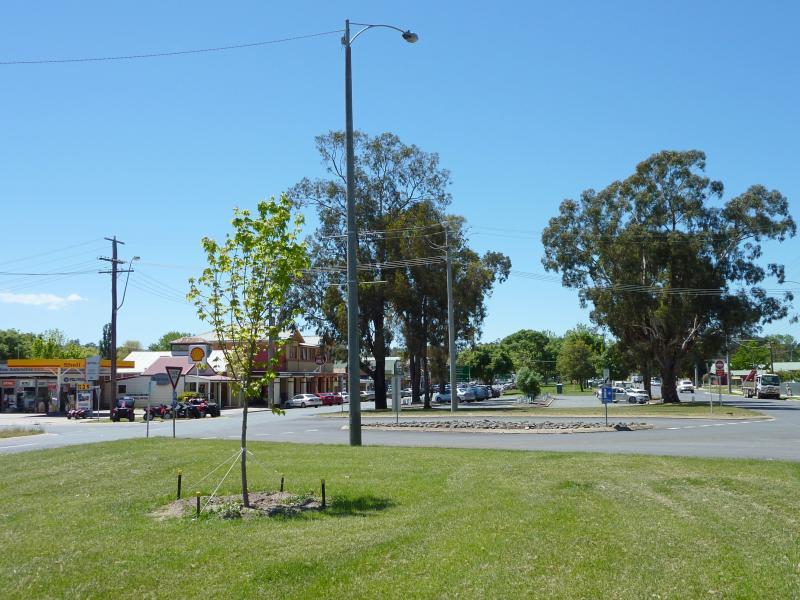 Yea - Shops and commercial centre, High Street: View east along High St towards Giffard St