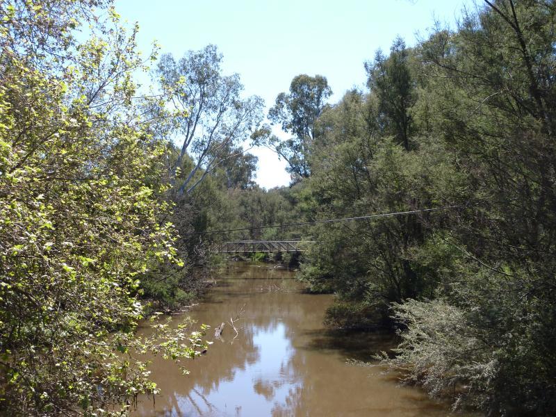 Yea - Goulburn Valley Highway east of Yea - View north-west along Yea River at Goulburn Valley Hwy